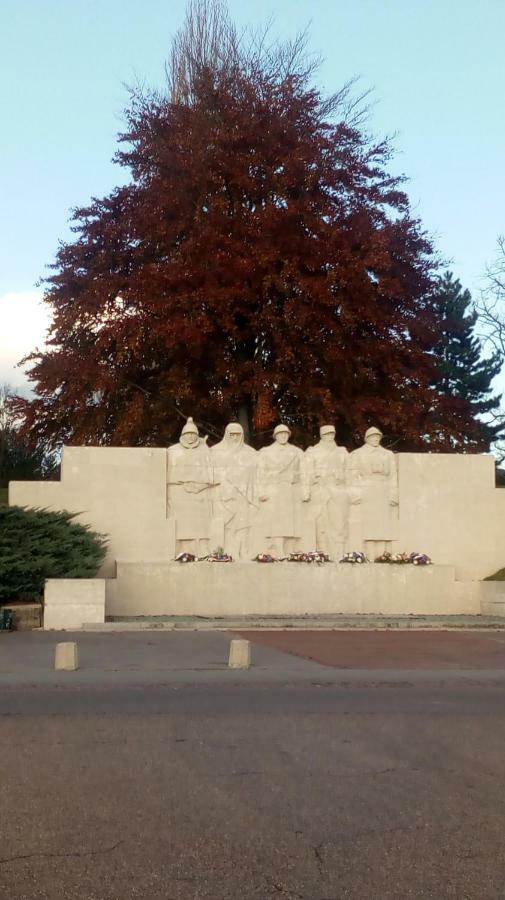 Gite Cis And Co Verdun-sur-Meuse Exterior foto